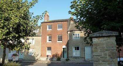 No. 27's Self-Catering Flat for a Memorable Break