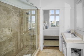 Condo, 3 chambres | Salle de bain | Serviettes fournies