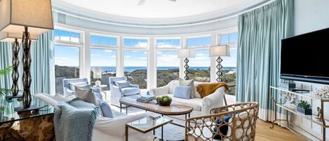 Condo, 3 Bedrooms | Living area