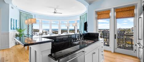 Condo, 3 Bedrooms | Private kitchen | Fridge, oven, coffee/tea maker, toaster