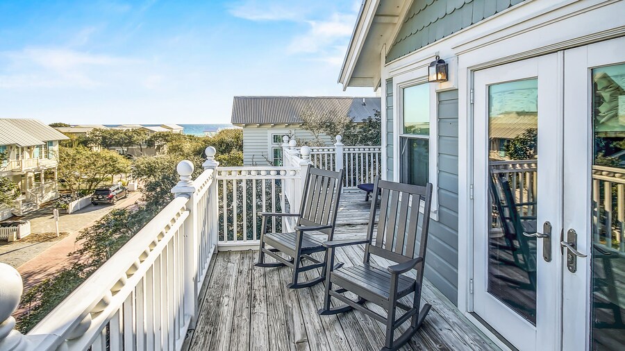 Short Distance To The White Sandy Beaches, Rendezvous Main House + Carriage In Seaside 4 Bedroom Home by RedAwning