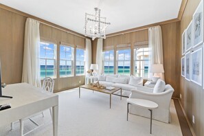 Maison, 5 chambres | Coin séjour