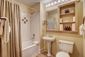 Bathroom - Silver Mill 8200-1br-walk To Slopes! Kids Ski Free! 1 Bedroom Condo by RedAwning (Keystone)