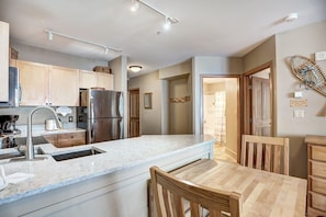 Condo, 2 Bedrooms | Private kitchen | Fridge, oven, coffee/tea maker, toaster