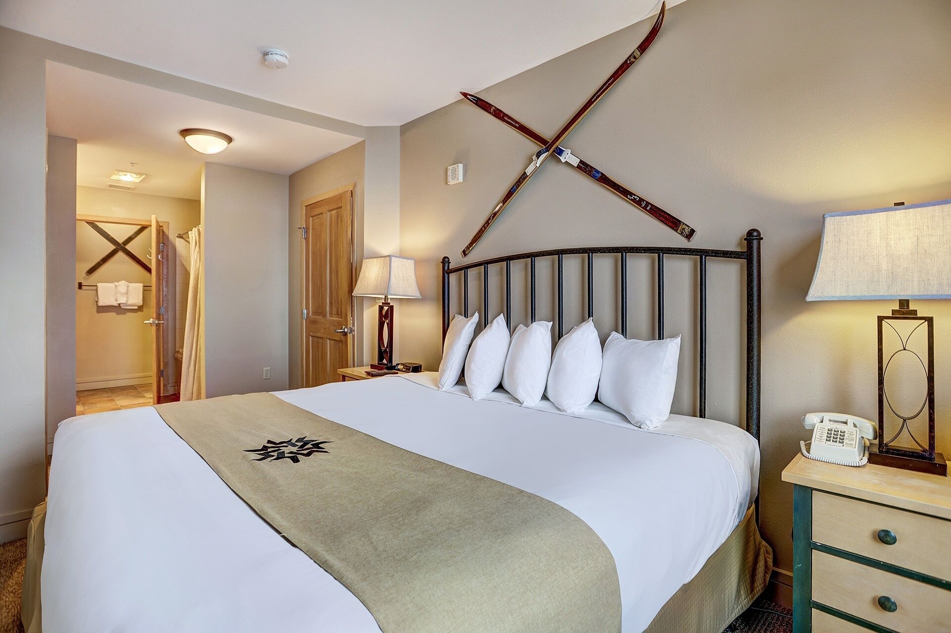 Condo, 2 Bedrooms