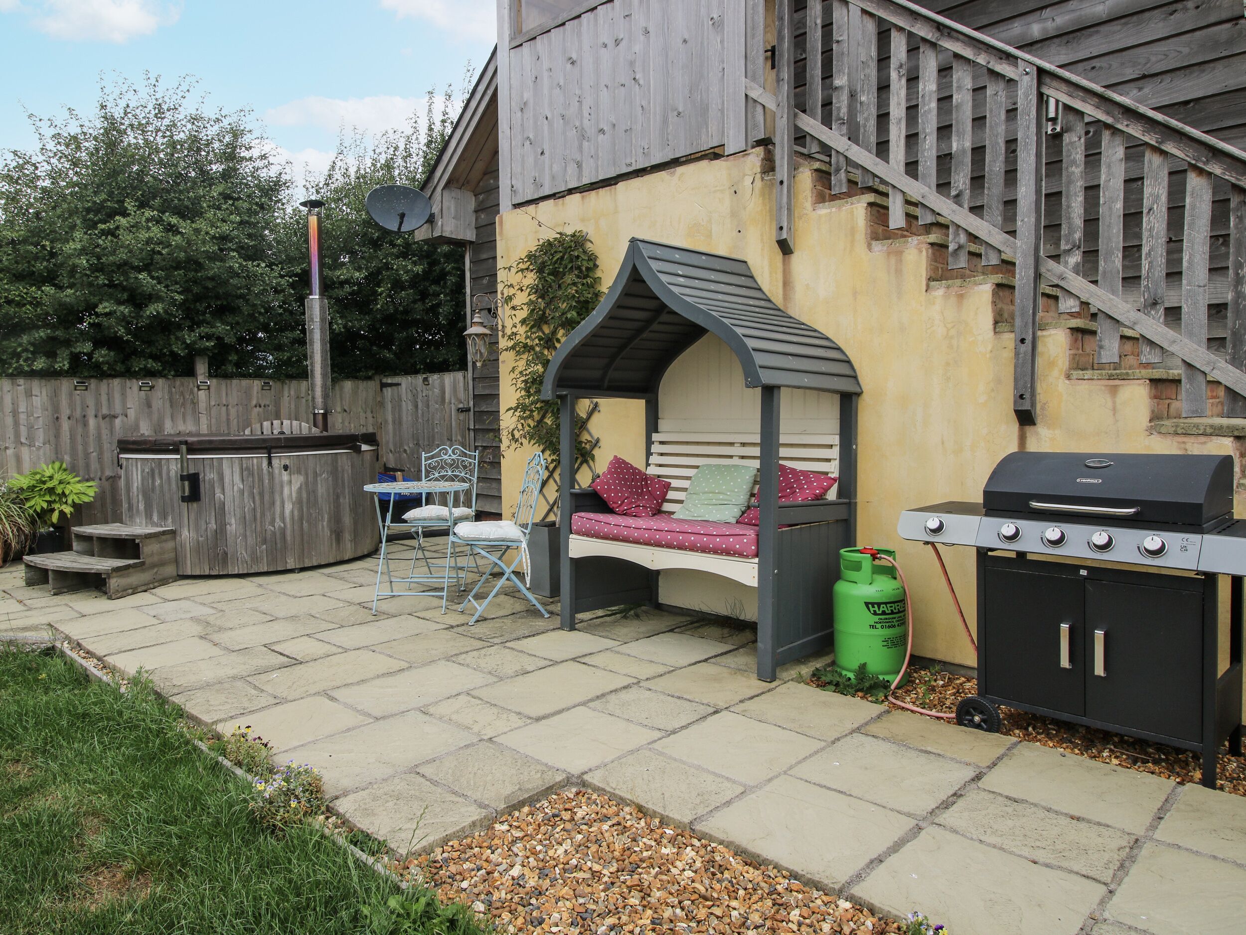 Cottage | Outdoor dining