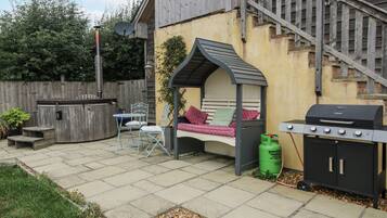 Cottage | Outdoor dining