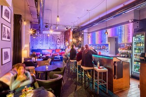 Bar (en el alojamiento)