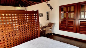 1 slaapkamer, een strijkplank/strijkijzer, gratis wifi, beddengoed