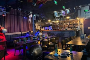 Bar (di hartanah)