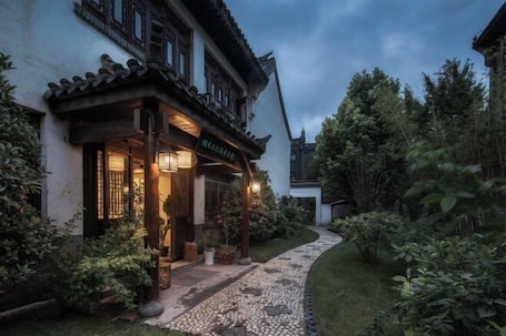 Exterior. Huguang Yuese Landscape Inn (Taierzhuang Ancient City)