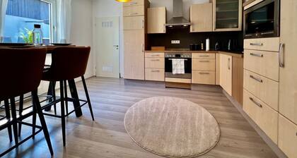 Modern, Thermen nah, Büro, Küche, Parkplatz