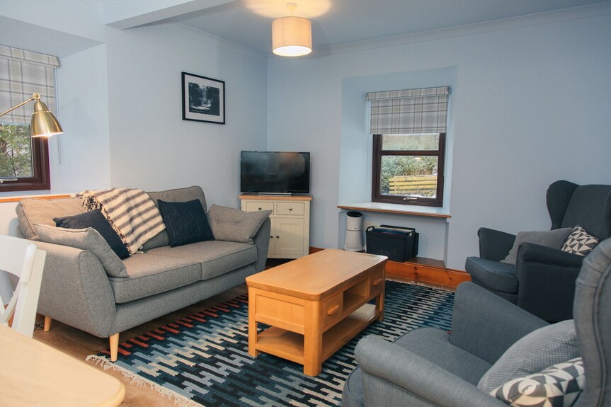 Foresters Cottage-cottage-salle De Bain Privée-vue Sur Jardin - Skye