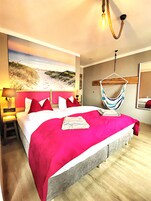 Double Room | Hypo-allergenic bedding, rollaway beds, free WiFi, bed sheets