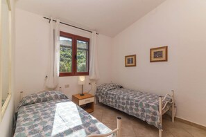 2 bedrooms, bed sheets