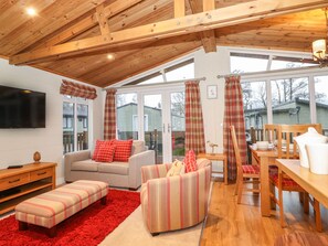 Living area - Windermere View (Windermere)