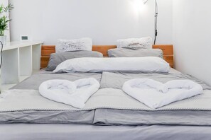 Studio, 1 Queen-Bett | Kostenloses WLAN, Bettwäsche
