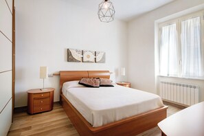 2 bedrooms, iron/ironing board, free WiFi, bed sheets - Apartment 'Casa Federico ' with Balcony and Wi-Fi (Sestri Levante)