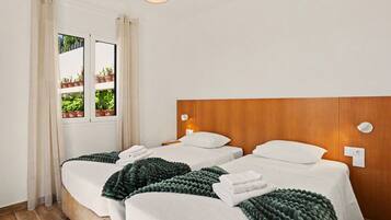 2 chambres, fer et planche Ă repasser, Wi-Fi gratuit, draps fournis