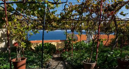 Chalet "Casa Do Boto" with Sea View, Private Terrace & Garden