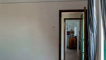 2 chambres, fer et planche Ă repasser, Wi-Fi gratuit, draps fournis