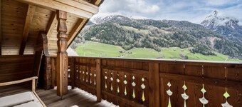 Apartment "Ferienhaus Pichlerhof" with Mountain View, Shared Garden & Wi-Fi