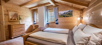 Apartment "Ferienhaus Pichlerhof" with Mountain View, Shared Garden & Wi-Fi