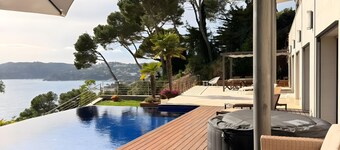 Sea View with Pool, 5 Minutes from the Beach