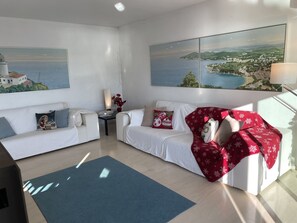 Téléviseur, foyer, chaîne audio