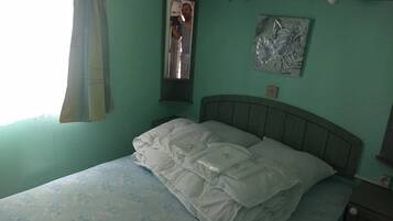 2 bedrooms, iron/ironing board