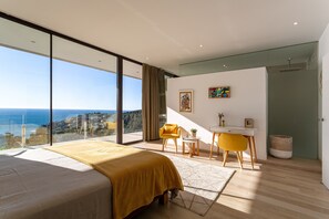 4 bedrooms, desk, iron/ironing board, free WiFi