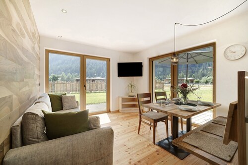 Ferienwohnung "Masi Rosmarin" mit Bergblick, Privater Terrasse und WLAN