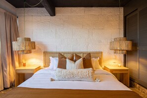 Luxury Villa | 5 bedrooms, Egyptian cotton sheets, premium bedding, memory-foam beds