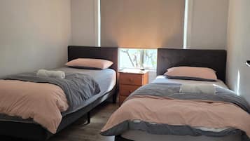 4 bedrooms, in-room safe, desk, iron/ironing board