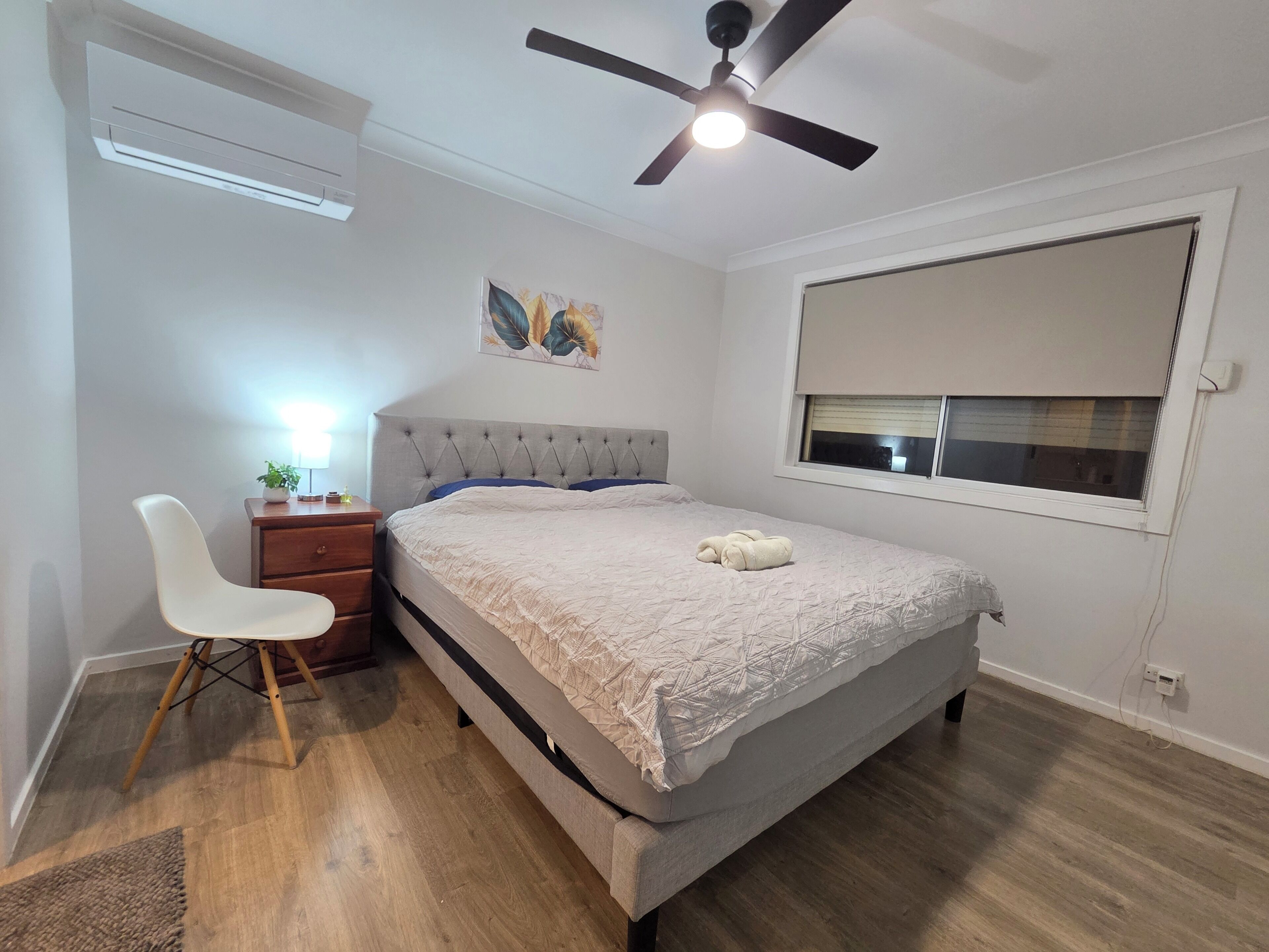 4 bedrooms, in-room safe, desk, iron/ironing board