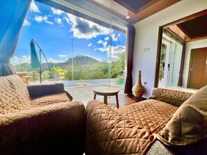 Luxury Villa | Living area | 40-inch Smart TV with digital channels, TV - DnG Mansions (Selong Belanak)