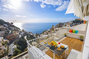 Outdoor dining - AMORE RENTALS - Casa Paradisea with Sea View Terraces  (Positano)