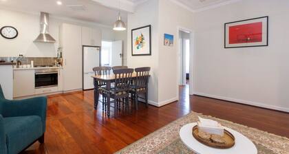 Home Away - 2 Bedroom Cottage