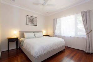 2 bedrooms, iron/ironing board, travel cot, WiFi
