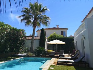 Pool - (048) La vie Juanaise (Antibes)