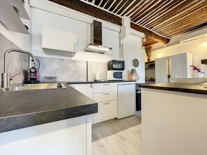 Refrigerador, microondas, parrilla de estufa y lavavajillas 