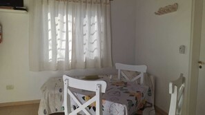 Dining - A few meters from San Jose hot springs and the beach (Colón)