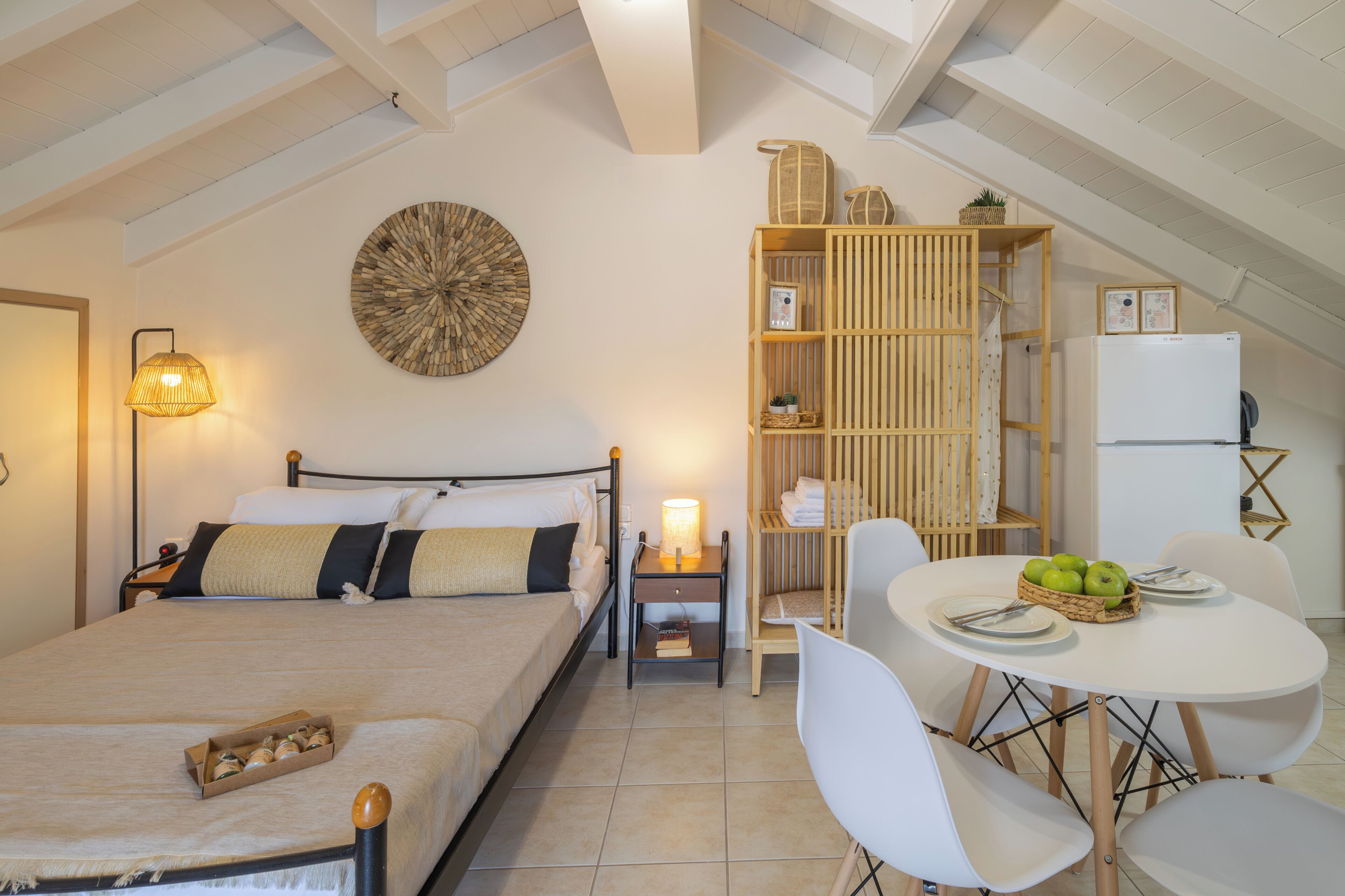 1 habitación, tabla de planchar con plancha, wifi gratis y ropa de cama 