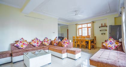 Shimla Woods 2BHK by Dumnu Homes