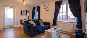 King bed, parkingx2, workspace, wifi, corporates.