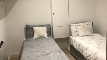 Apartment | 1 bedroom, iron/ironing board, free WiFi, bed sheets