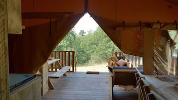 2 habitaciones, caja de seguridad en la habitación y cuna de viaje