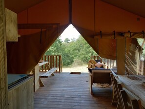 In-room safe, travel cot - Hitton Séjours Nature (Biran)