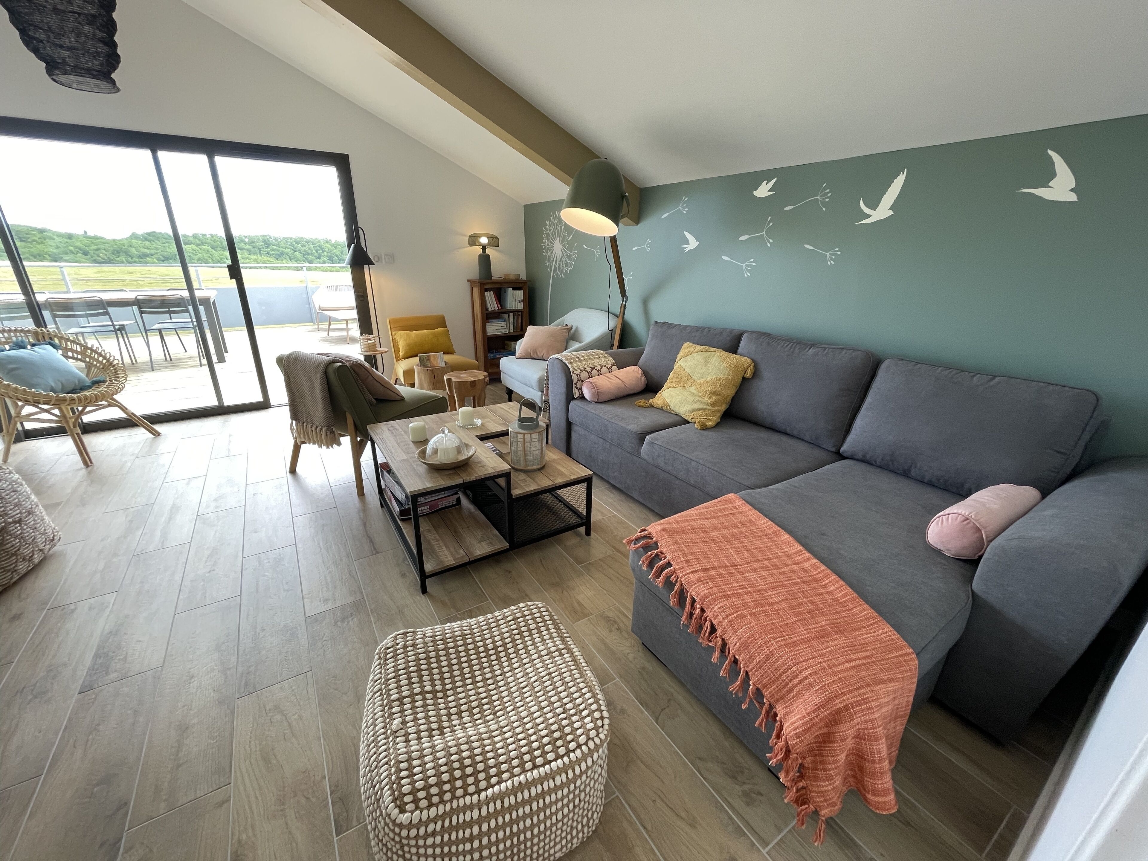 In-room safe, travel crib