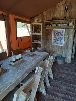 In-room safe, travel crib - Hitton Séjours Nature (Biran)